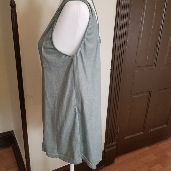 Strappy back shirt - Picture 4 of 5